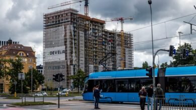 traffic builder growth lighthouse